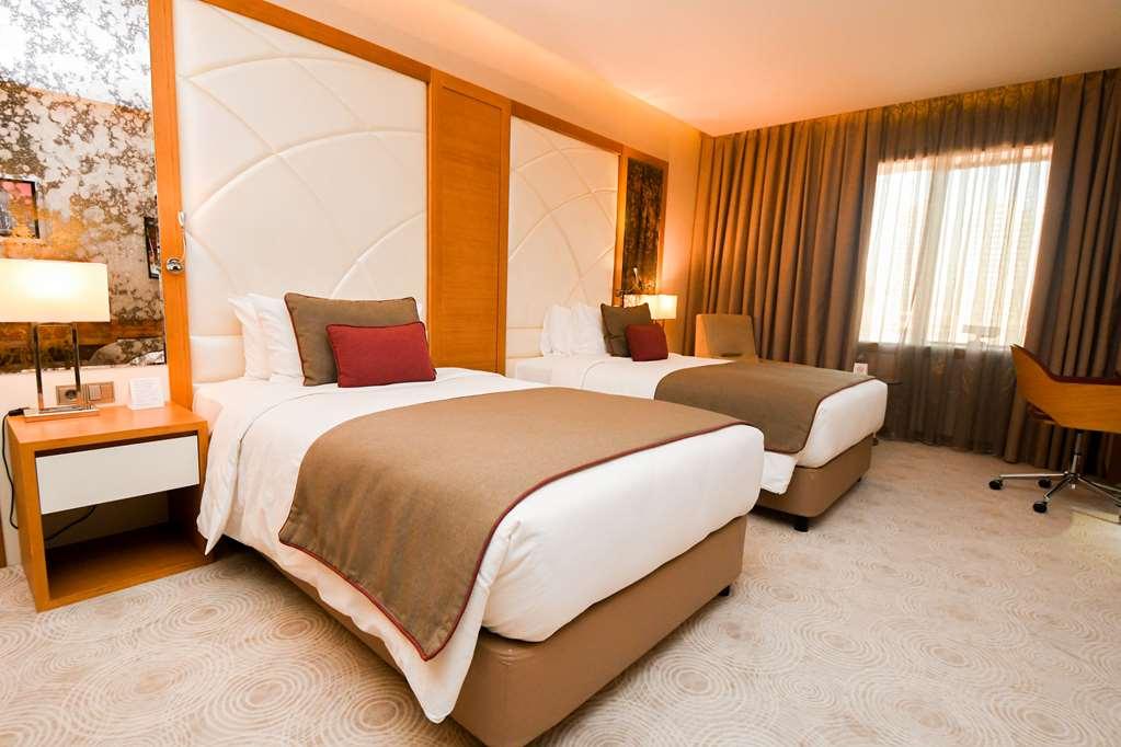 Ramada By Wyndham Erbil Gulan Street Hotel Room photo